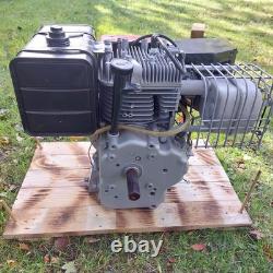 11 HP Briggs and Stratton Industrial Plus Engine
