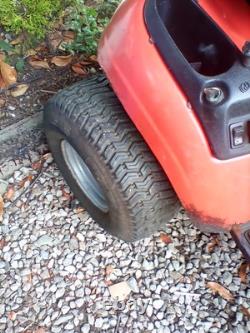 Briggs & Stratton 18hp Intek engine fitted to Simplicity Regent ride on mower