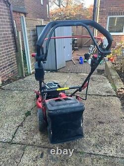 Briggs & Stratton 675iS Series engine with Instart Petrol Lawnmower Derby Pickup