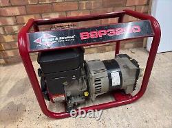 Briggs & Stratton BSP300 petrol generator (110v and 240v 2.7kW)