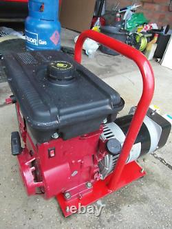 Briggs & Stratton Industrial Plus & MeccAlte Generator AP102/2 2.5KV NEW UNUSED