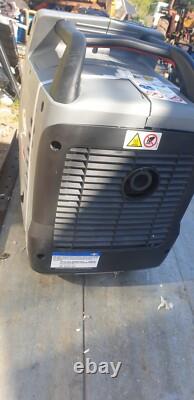 Briggs & Stratton P2400 PowerSmart Series 2400W Petrol Generator (030801)
