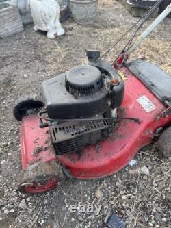 Champion 35 petrol lawnmower with a Briggs & Stratton engine Spares Or Repairs