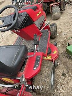 Countax C400H Ride On Sit On Mower With Collector Box Briggs and Stratton