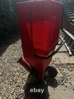 Earthquake 10HP Petrol Briggs and Stratton Wood Chipper/ Shredder. Fully Workin