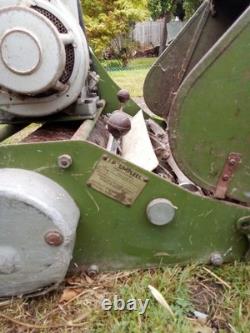 JP Simplees Vintage Cylinder Lawnmower Briggs and Stratton Engine