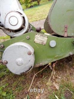 JP Simplees Vintage Cylinder Lawnmower Briggs and Stratton Engine