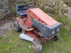 Lawnmaster H1100 ride on lawnmower Runs Briggs & Stratton 12hp Read Description