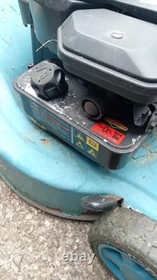 Makita PLM4101 Petrol Lawn Mower With Briggs And Stratton Engine Working