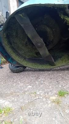 Makita PLM4101 Petrol Lawn Mower With Briggs And Stratton Engine Working