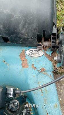 Makita PLM4101 Petrol Lawn Mower With Briggs And Stratton Engine Working