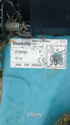 Makita PLM4101 Petrol Lawn Mower With Briggs And Stratton Engine Working
