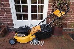 McCulloch self-propelled petrol lawnmower, Briggs & Stratton 18 inch 46cm cut