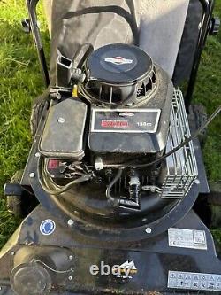 McCullock (made by Briggs and stratton) Petrol Push Along Leaf Vacuum M4076VAC