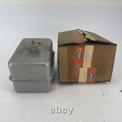 NOS OEM Briggs and Stratton Engine Part 292945 Gas Fuel Tank