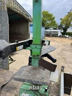 Petrol hydraulic log splitter