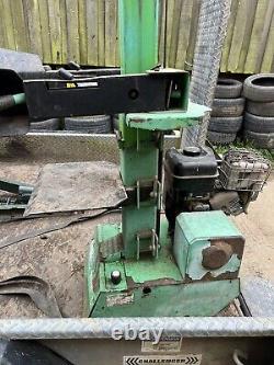 Petrol hydraulic log splitter