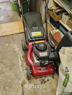 Petrol lawn mower briggs and stratton