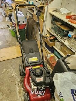 Petrol lawn mower briggs and stratton