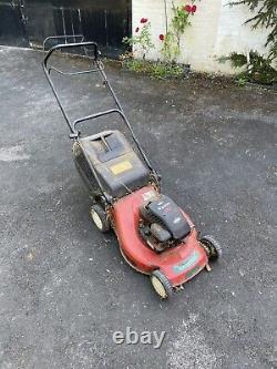 Quattro 40 Briggs and Stratton petrol lawn mower