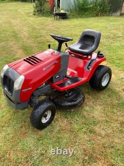 Sentinal Ride on Mower Briggs and Stratton 12.5 motor Needs deck