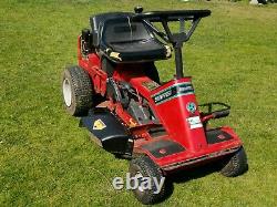 Snapper 28 Petrol Ride On Lawn Mower 12HP Briggs and Stratton
