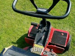 Snapper 28 Petrol Ride On Lawn Mower 12HP Briggs and Stratton