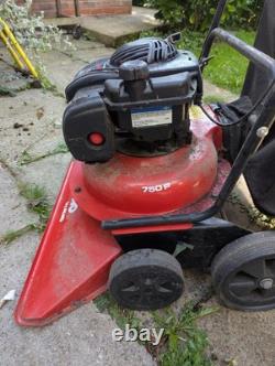 Solo 750 leaf vacuum with Briggs & Stratton 140cc 4 stroke petrol engine