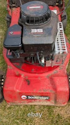 Two Briggs Stratton Classic 35 NG464 And NG464TR