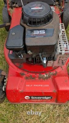 Two Briggs Stratton Classic 35 NG464 And NG464TR