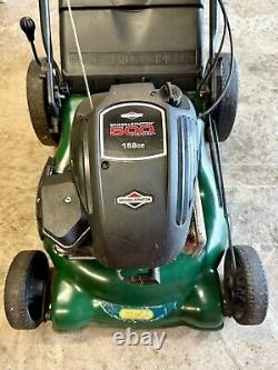 Webb self propelled petrol Lawnmower. Briggs And Stratton 155cc Engine