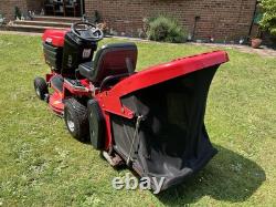 Westwood S130 Ride-On Mower. Briggs & Stratton 13.5 HP, 32 Cutting Deck
