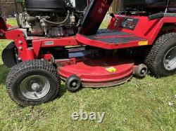 Westwood S130 Ride-On Mower. Briggs & Stratton 13.5 HP, 32 Cutting Deck