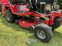 Westwood S130 Ride-On Mower. Briggs & Stratton 13.5 HP, 32 Cutting Deck